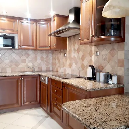 Wroclaw Inn Apartments شقة